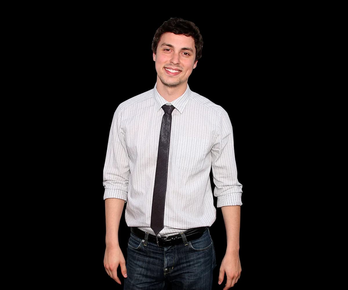 John Francis Daley, Actor, Filmmaker, Producer, Comedian PNG