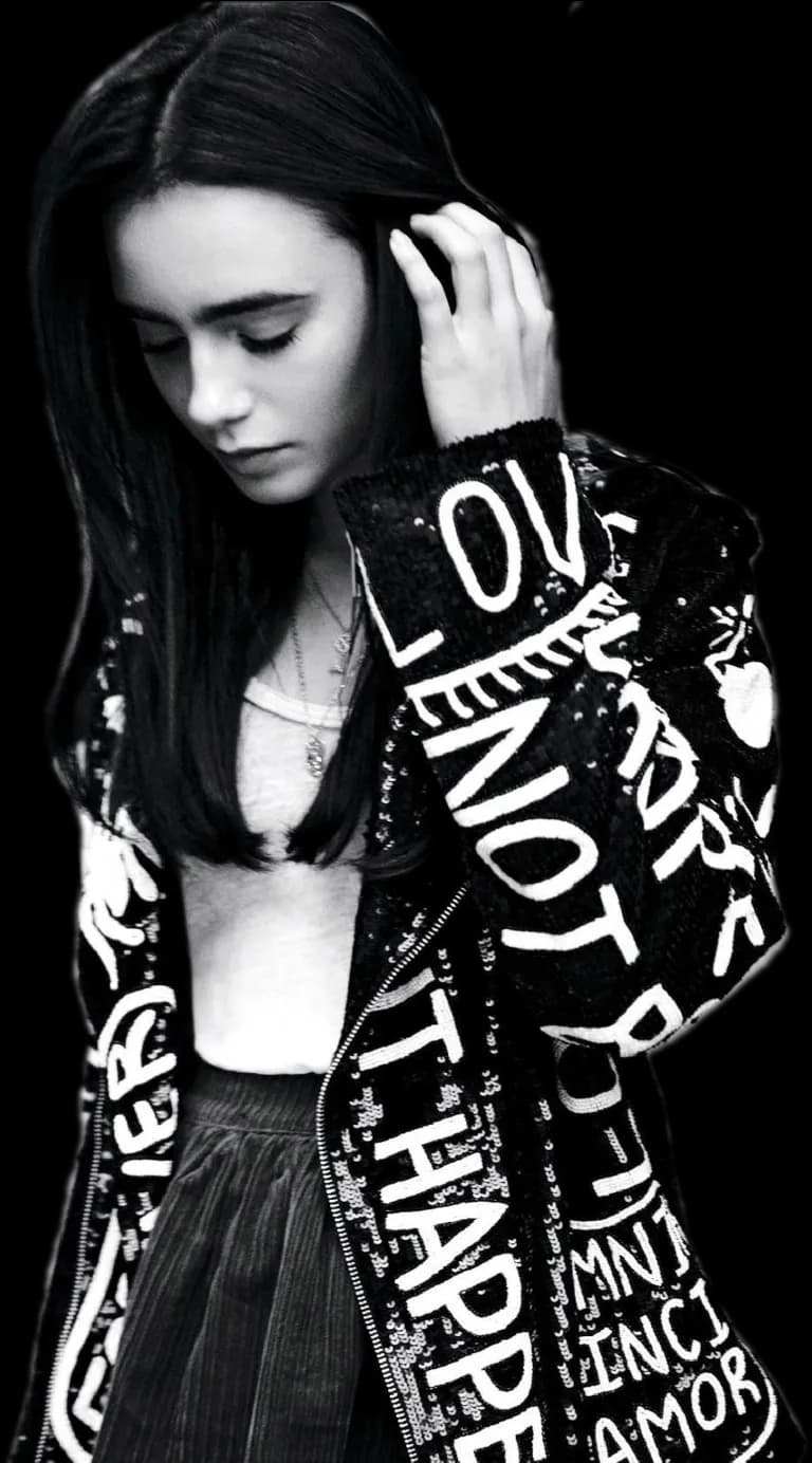 Lily-Collins-PNG-Photo