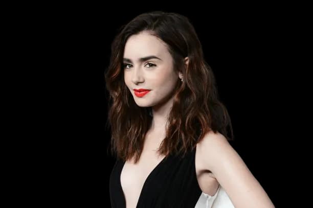 Lily-Collins-PNG-Picture